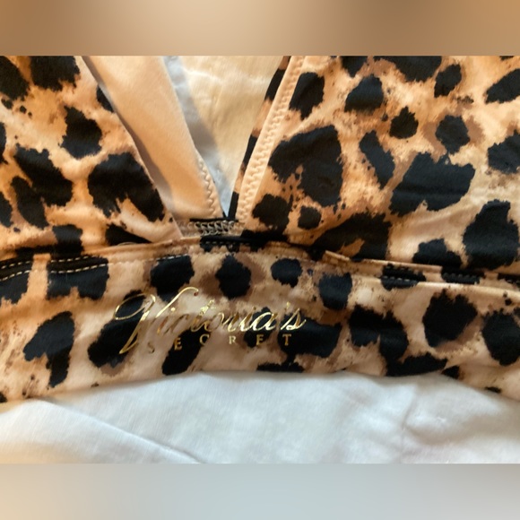 Victoria’s Secret bikini top - Picture 2 of 2